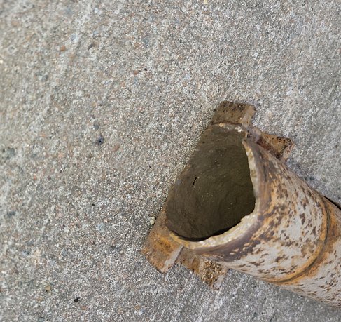 Broken Axle 1